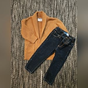 OLD NAVY KIDS 2 Piece Bundle Sweater and Skinny Jeans.         (18-24 mths)